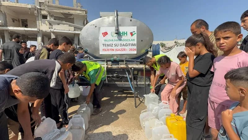 Gazze Temiz İçme Suyu Dağıtımı Sürüyor